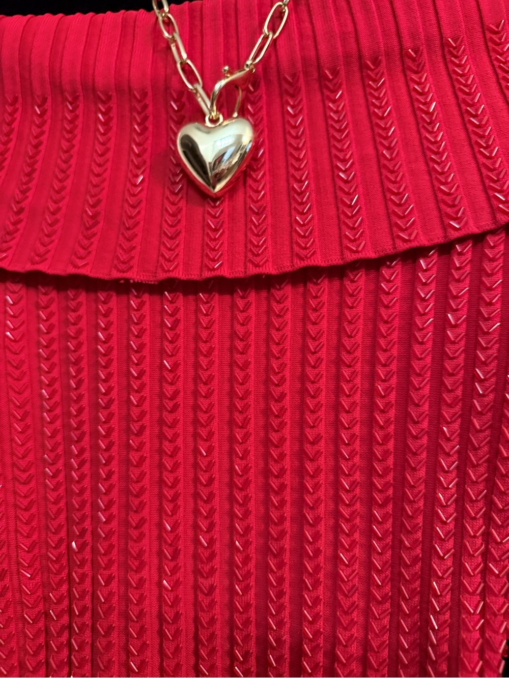 Cache Off-The-Shoulder beaded red sweater Ribbed Knit - Picture 2 of 4